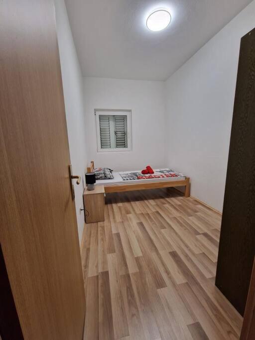 Apartmán Obiteljski Stan Kastel Luksic Kaštela Exteriér fotografie